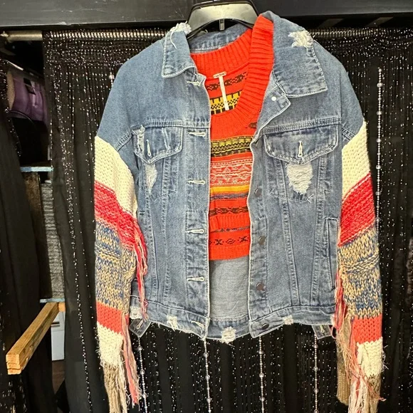Wren & Glory Denim Jacket with Knit Sleeves & Matching Free People Top - Picture 2 of 8